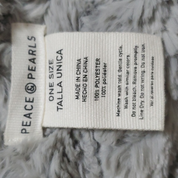 PEACE&PEARLS Faux Fur infinity scarf one size - Picture 2 of 3
